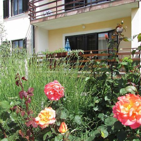 Mirela House With Apartment Umag Bagian luar foto