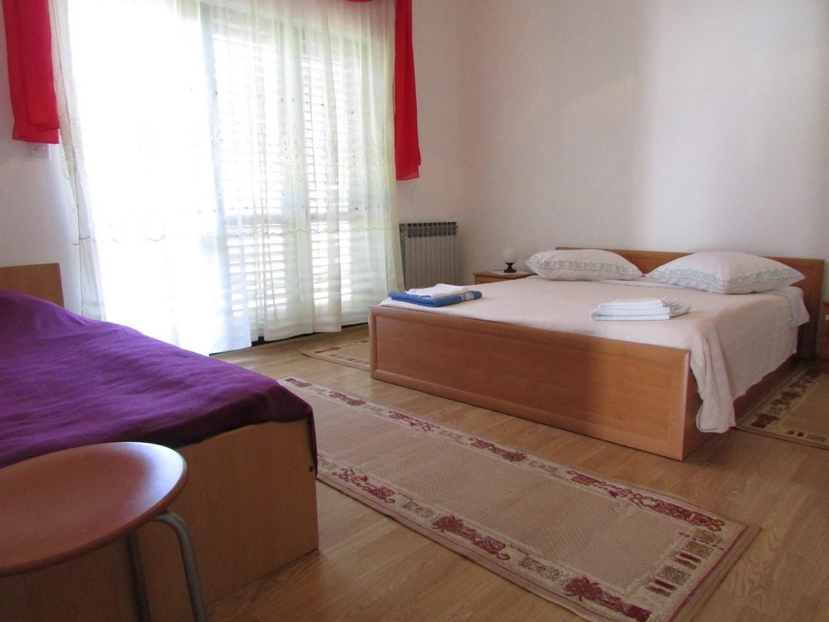 Mirela House With Apartment Umag Bagian luar foto