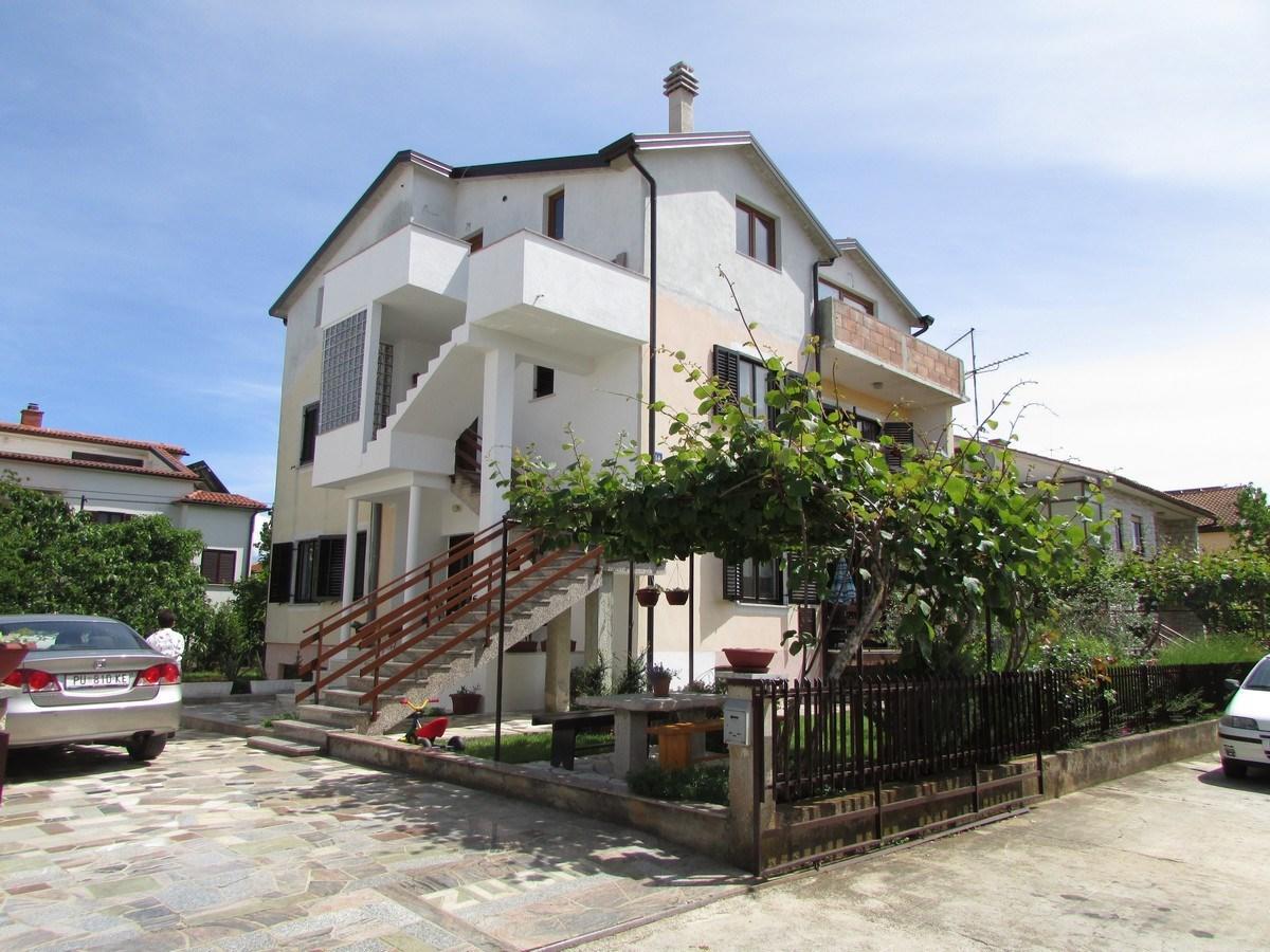Mirela House With Apartment Umag Bagian luar foto