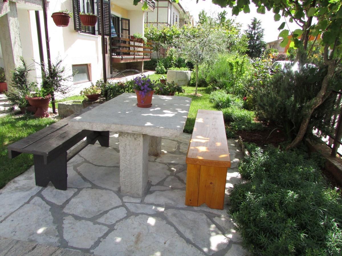 Mirela House With Apartment Umag Bagian luar foto